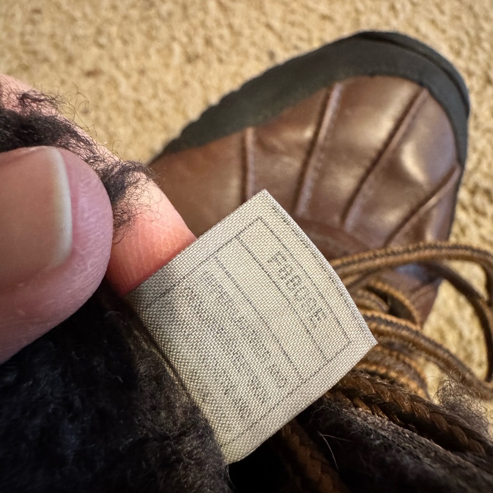 UGG Women’s Adirondack Chocolate and Charcoal Boots - Picture 8 of 8